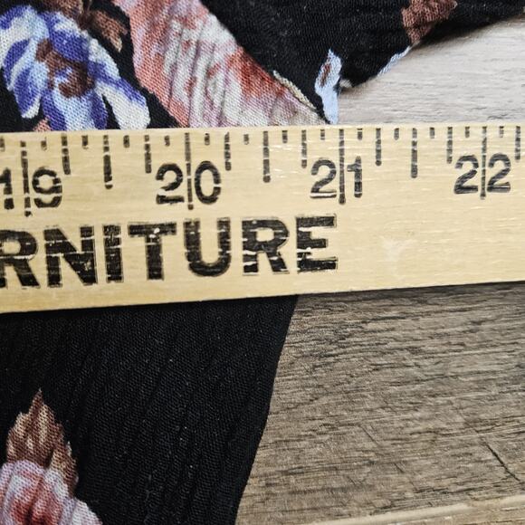 Forever 21+ Black Pink Floral Romper 3/4 Bell Sleeve Key Hole Back Plus Size 2x - Picture 10 of 12